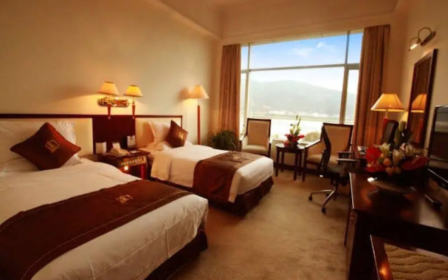 Kunming Lake View Hotel
