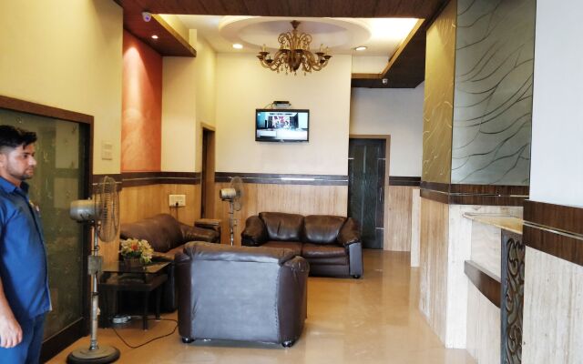 Hotel Kamran Residency - Near US Embassy