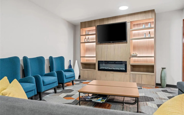 Comfort Inn & Suites