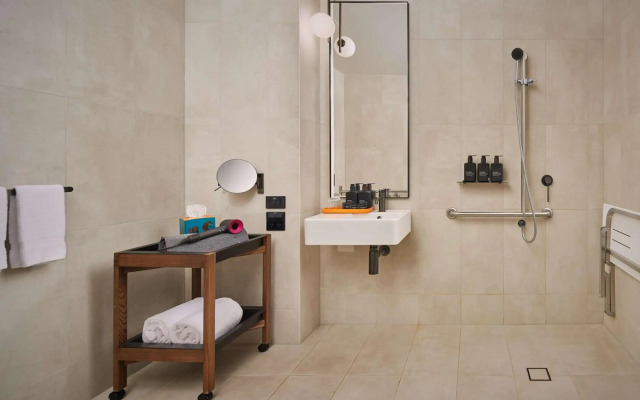 Next Hotel Melbourne, Curio Collection by Hilton