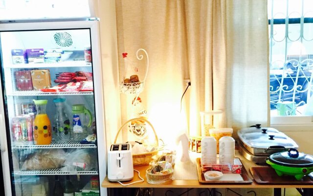 Апартаменты Aromdee Apartment