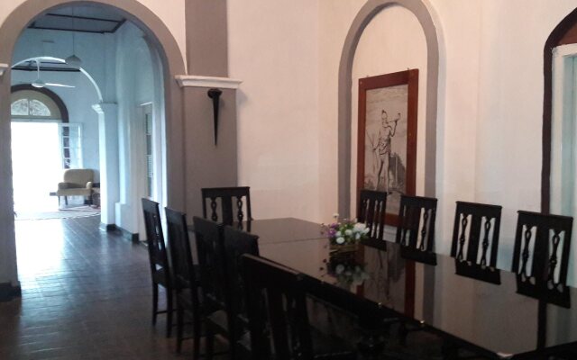 Kandy Hill Bungalow