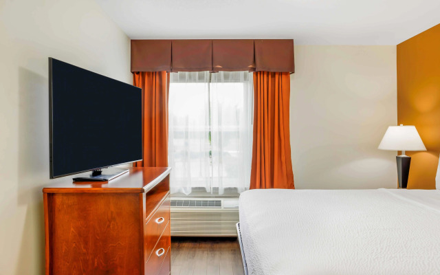 Days Inn & Suites by Wyndham Sherwood Park Edmonton