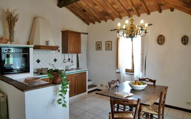 Tuscan Apartment on Winery Estate