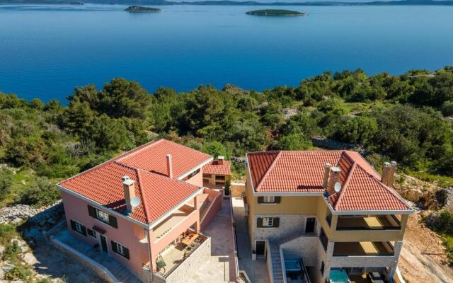 HANA Luxury apartment with sea view