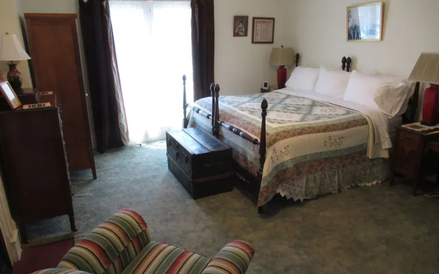 Carrier Houses B&B