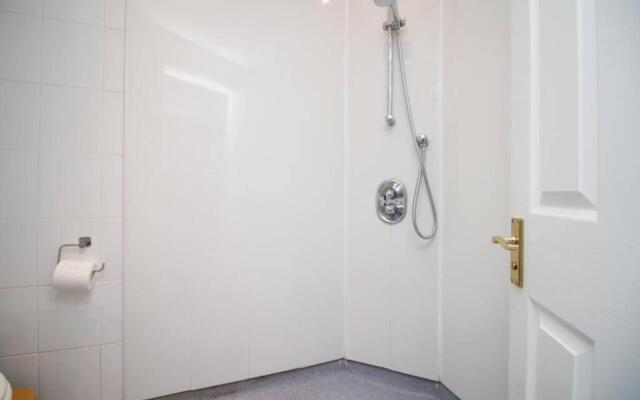 Spacious Georgian Apartment 5 mins from Bath Abbey