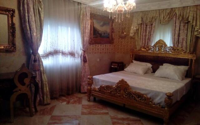 Grand Emperor Hotel