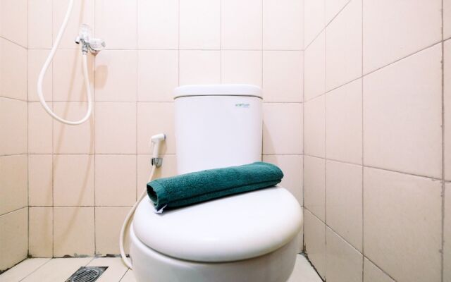 Comfy Studio Room at Tifolia Apartment