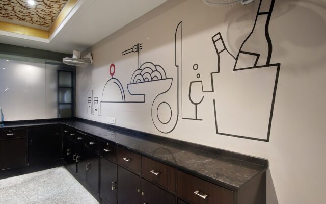 Collection O 132 New Aatish Market