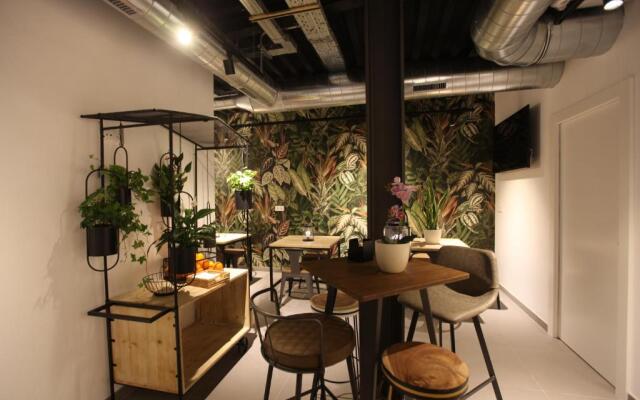 VTZ The Botanic Hostel
