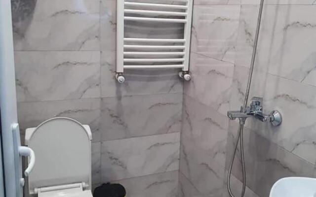 Nari Apartment