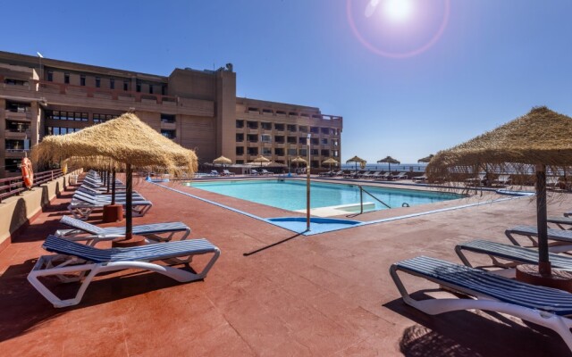 Las Palmeras Affiliated by FERGUS Hotel 