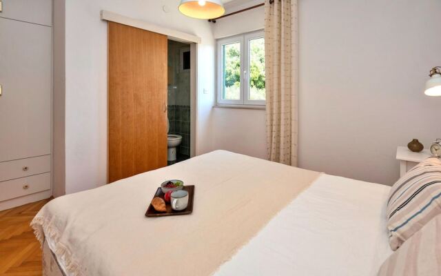 Awesome Apartment in Makarska With 3 Bedrooms and Wifi
