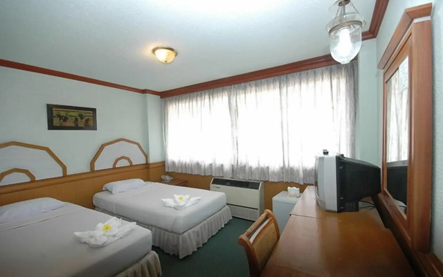 Lopburi Inn