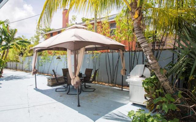 Tropical Garden Bungalow A