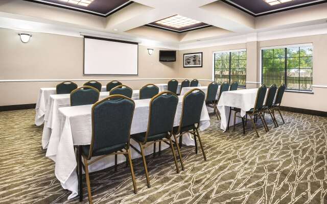 La Quinta Inn & Suites by Wyndham Houston Rosenberg