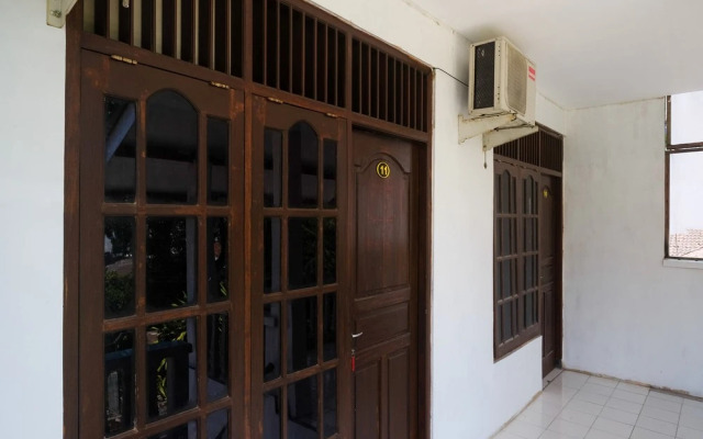RedDoorz near Plaza Ambarrukmo Yogyakarta