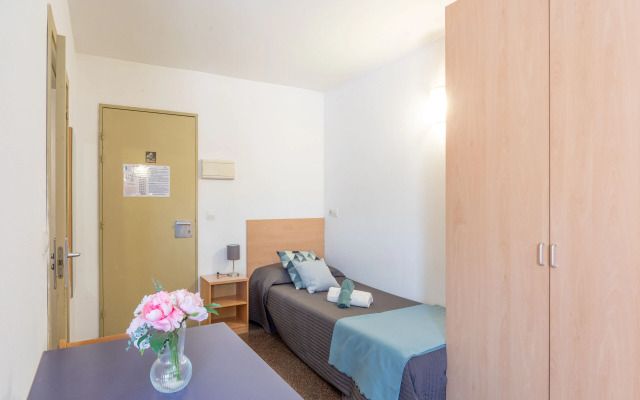 Residencia Universitaria Resa La Ciutadella -Campus Accomodation