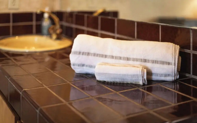 Tahoe Forest Chalet 3BR House w/ Mountain Views