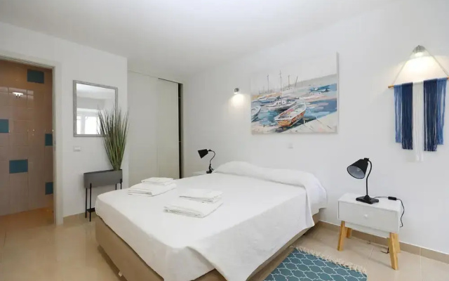 Z 01 - Bedroom 1 in Gil Vicente Guest Rooms