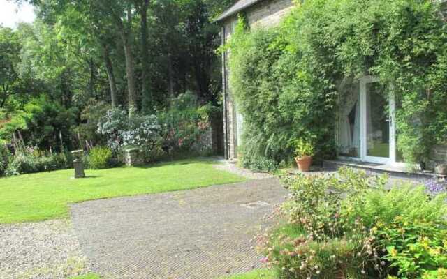 Comfortable Airy 5-bed Apartment in Llandysul