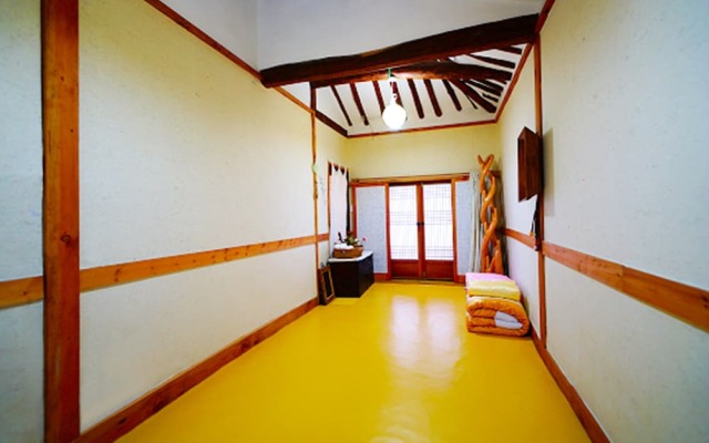 Jeonju Beautiful Garden Hanok Guesthouse