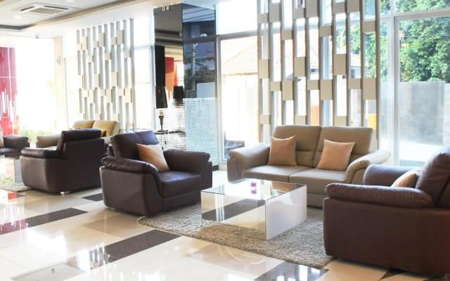Hotel Gunawangsa MERR