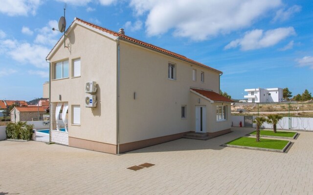 Spacious Villa in Vodice With Pool