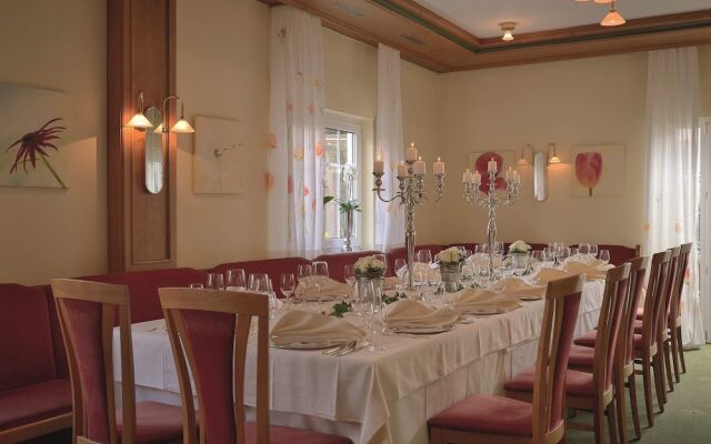 Mayers Waldhorn Hotel