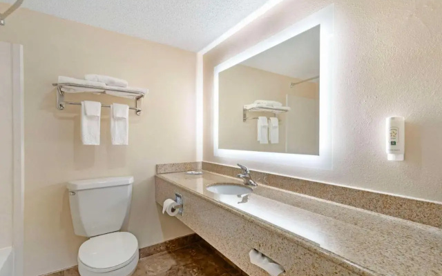 Holiday Inn Express Valley W Point Area