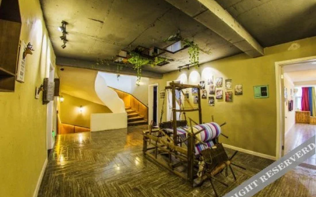 Yueji Yueji Hotel