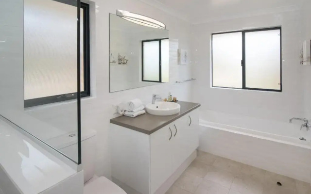 Redgate Forest Retreat