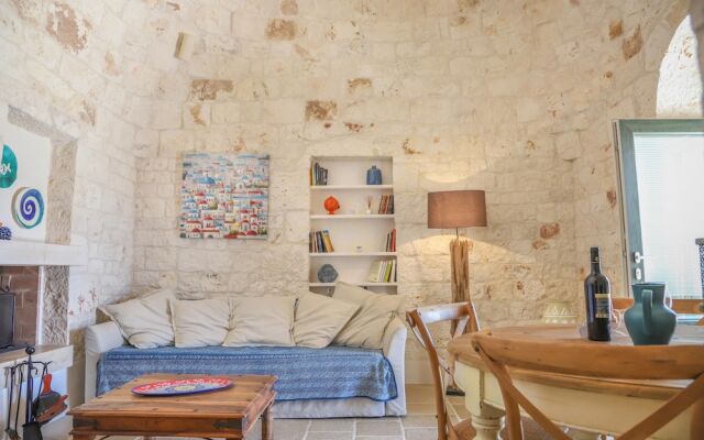 TD Trulli Della Magnolia Trulli w Amazing Garden