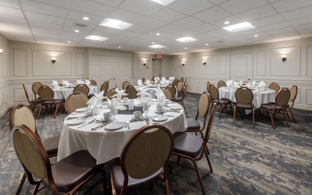 Best Western Parkway Inn & Conference Centre