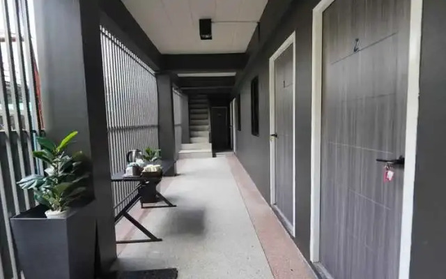 RQ Bangkok Huai Khwang by Collection O