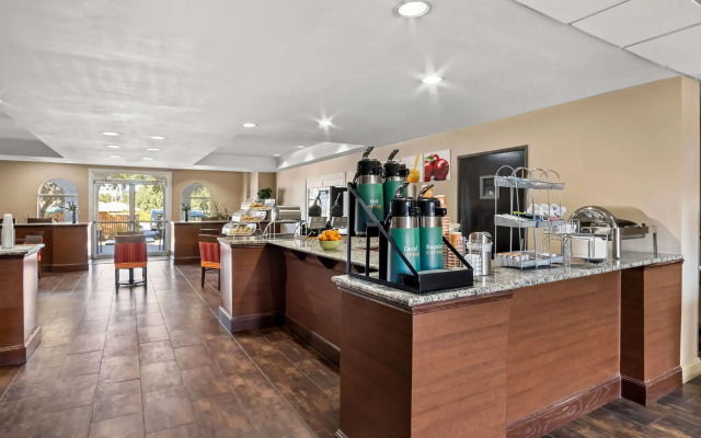 Quality Suites Irving-Las Colinas