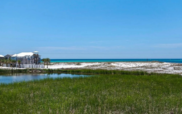 Pelican Point at Destin Pointe