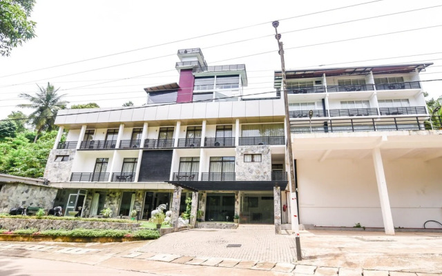 Capital O 404 Lagone Resort