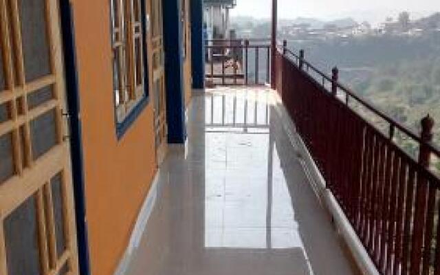 Yellowoaks guesthouse
