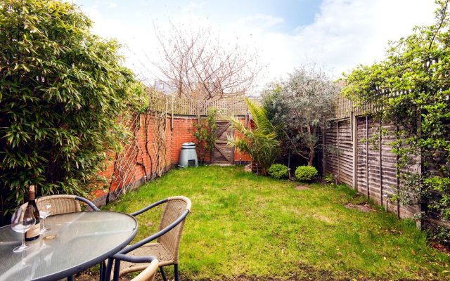 Lovely Putney Home by the Thames