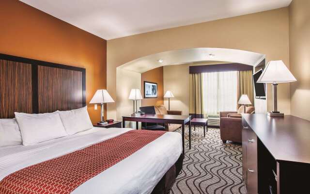 La Quinta Inn & Suites by Wyndham Cotulla