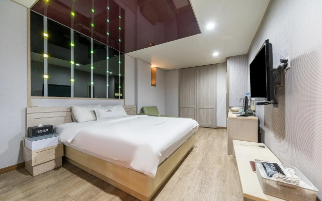 Zara Motel