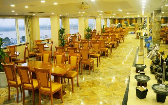 A25 Luxury Hotel
