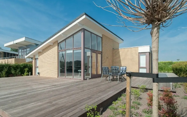 Comfortable House With a Private Jetty, in Lemmer