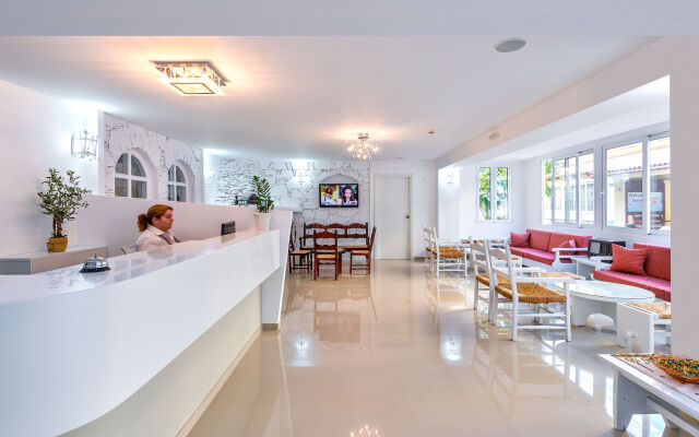 Happy Days Hotel