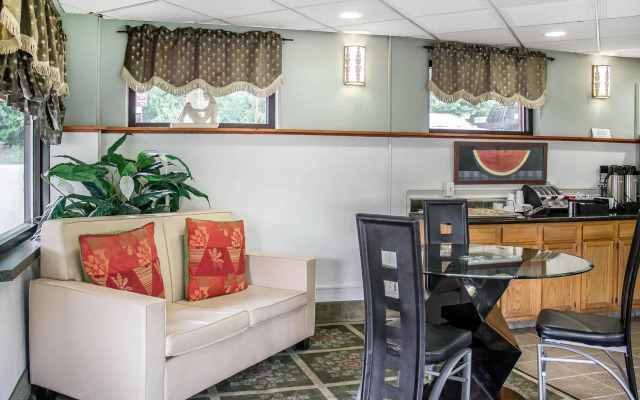 Econo Lodge Clarks Summit - Scranton