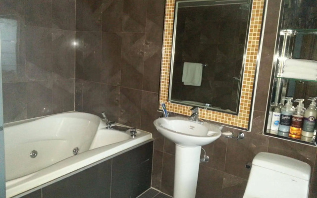World Tourist Hotel