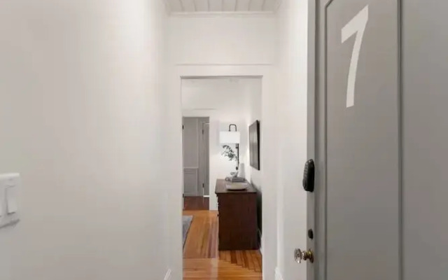 The Adaline 7 Luxury Hyde Park Apt