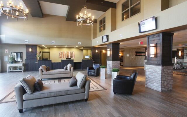 Pomeroy Inn & Suites at Olds